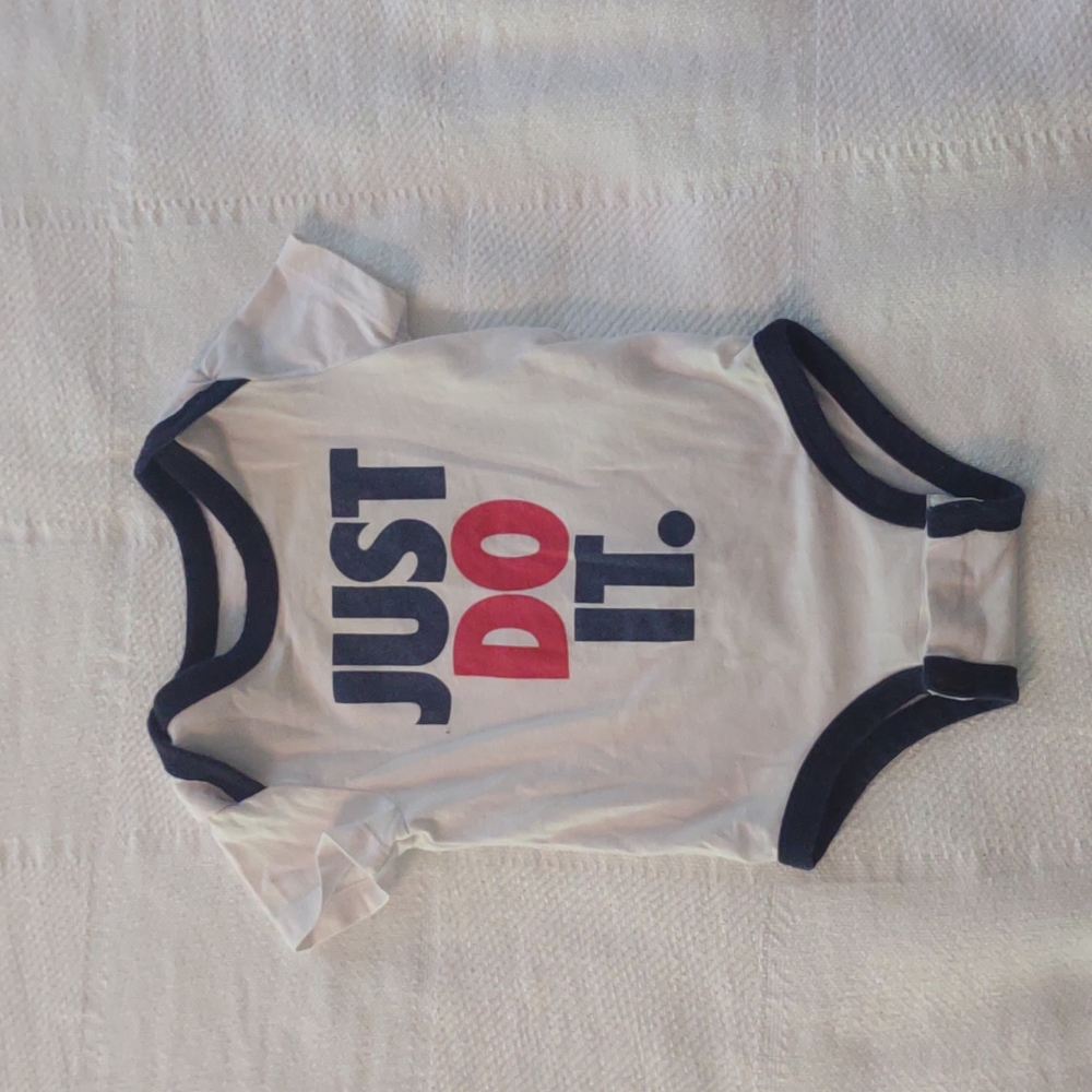 Nike brand onesie 6months